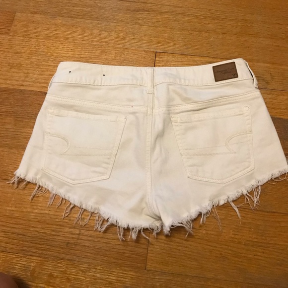 American Eagle White Jean Shorts, Size 4 - Picture 2 of 3